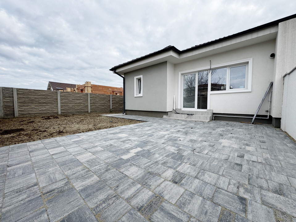 Duplex 4 camere, 2bai, 250mp teren, 72mp utili-Mosnita Noua