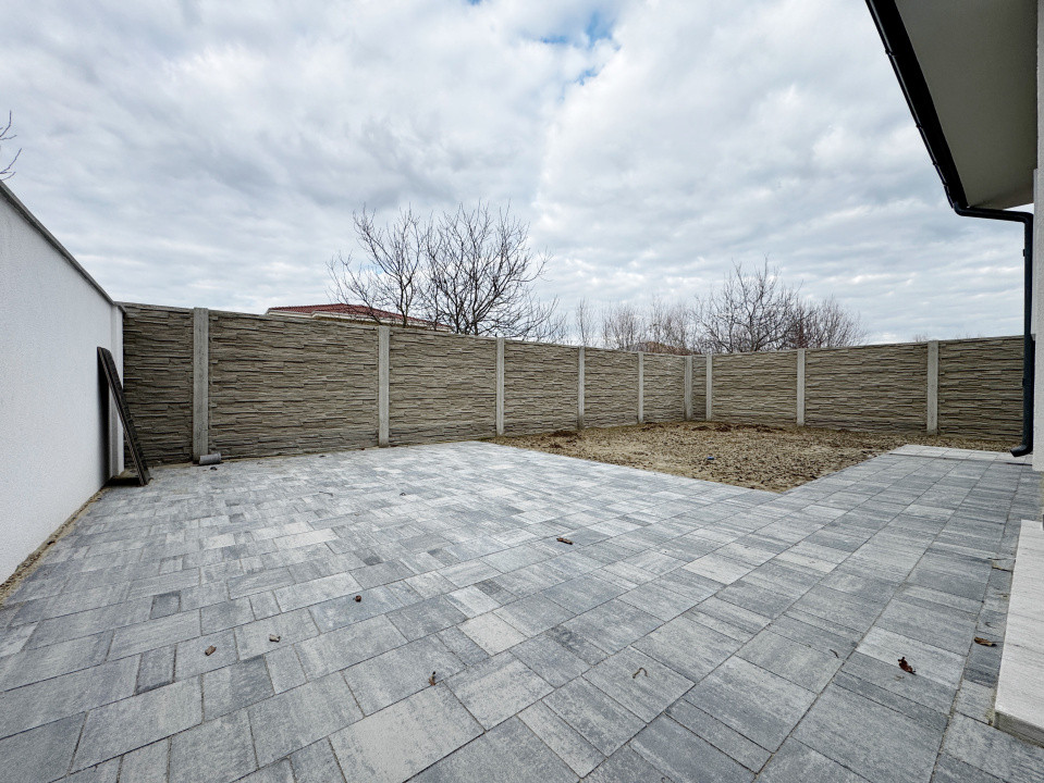 Duplex 4 camere, 2bai, 250mp teren, 72mp utili-Mosnita Noua