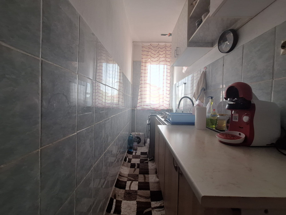 Apartament 2 camere, 35 mp, decomandat, etaj 4/5, zona Spitalul Judetean