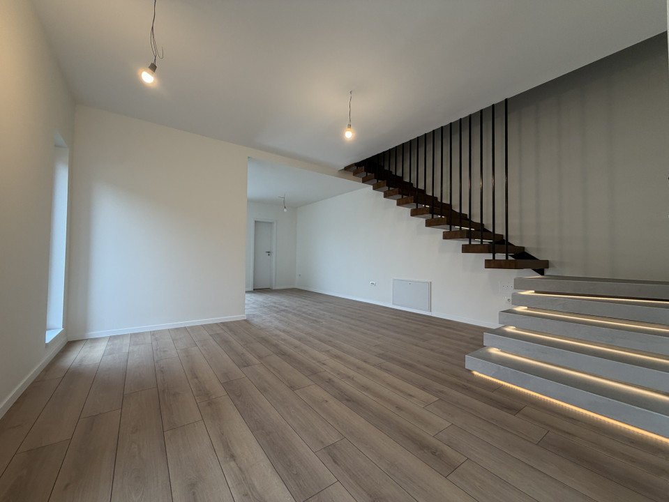 Duplex 4 camere, P+M, 100 mp utili, 20mp terase - Sag