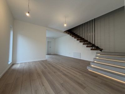 Duplex 4 camere, P+M, 100 mp utili, 20mp terase -  Sag