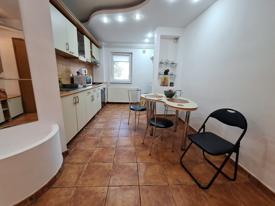 Apartament 3 camere, 63,3 mp, decomandat, la parter, zona Spitalului Judetean