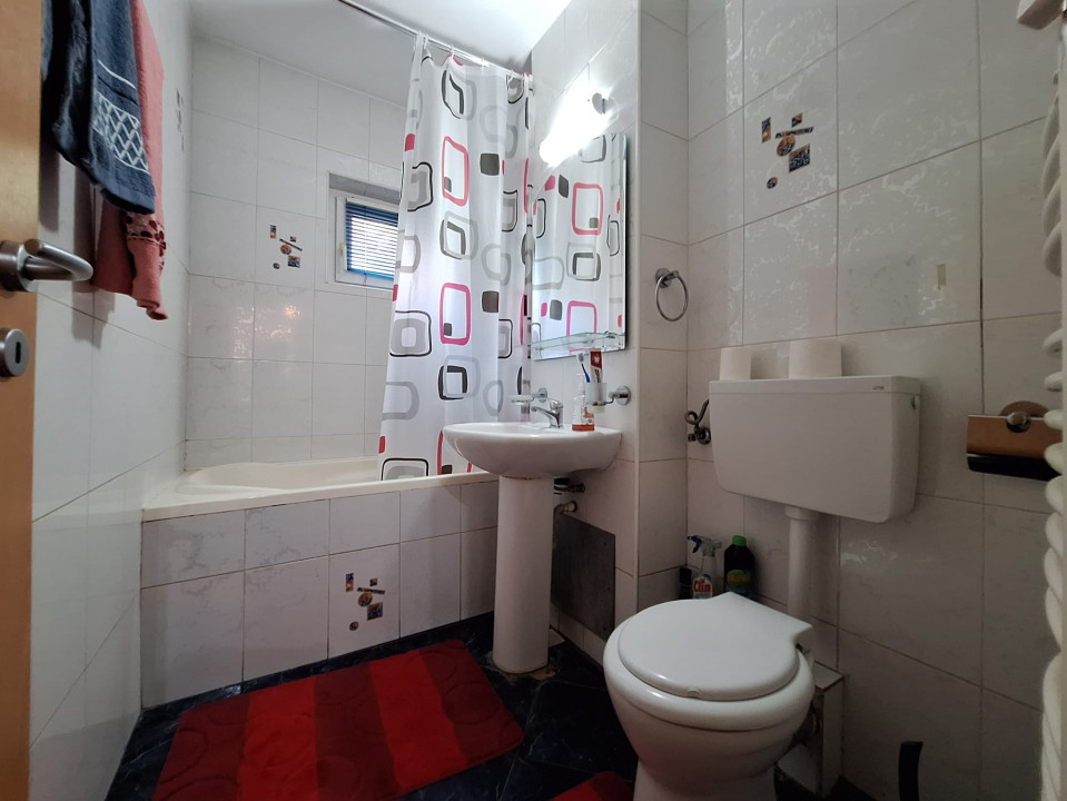 Apartament 3 camere, 63,3 mp, decomandat, la parter, zona Spitalului Judetean
