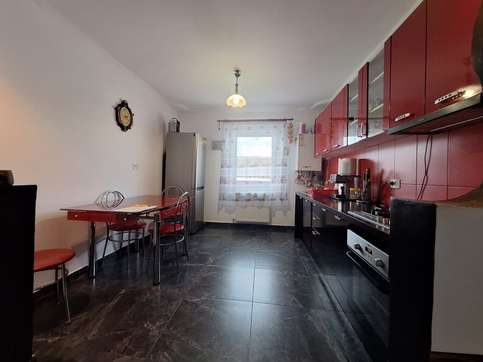Apartament 3 camere, 63 mp, semidecomandat, pozitie excelenta in zona Girocului