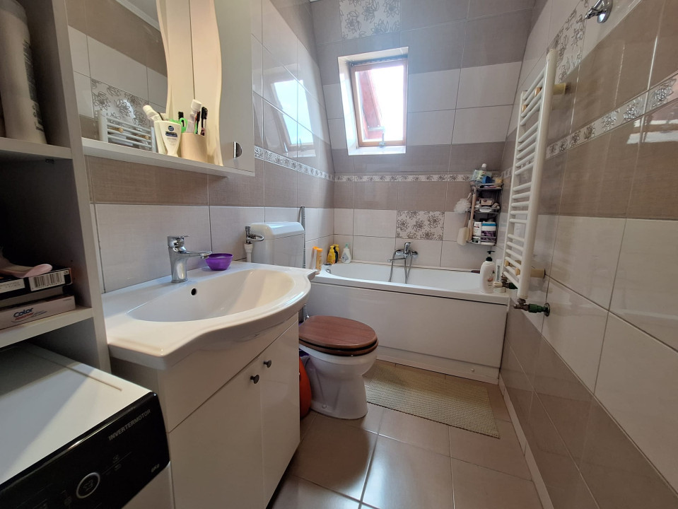 Apartament 3 camere, 63 mp, semidecomandat, pozitie excelenta in zona Girocului