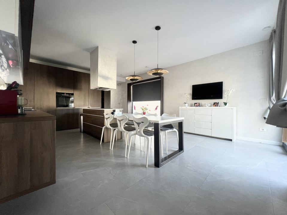 Casa Individuală atipică, 141mp utili, 535mp teren, garaj - Lipovei