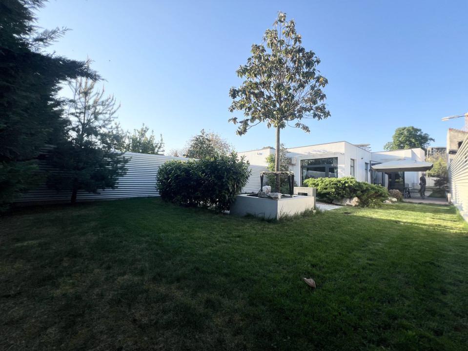 Casa Individuală atipică, 141mp utili, 535mp teren, garaj - Lipovei