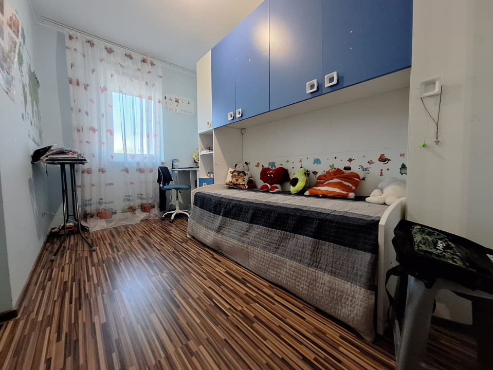 Apartament 3 camere, decomandat, 58 mp, etaj 3, cu pod de depozitare, Girocului