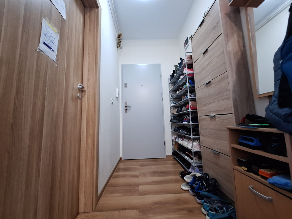 Apartament 3 camere, decomandat, 58 mp, etaj 3, cu pod de depozitare, Girocului