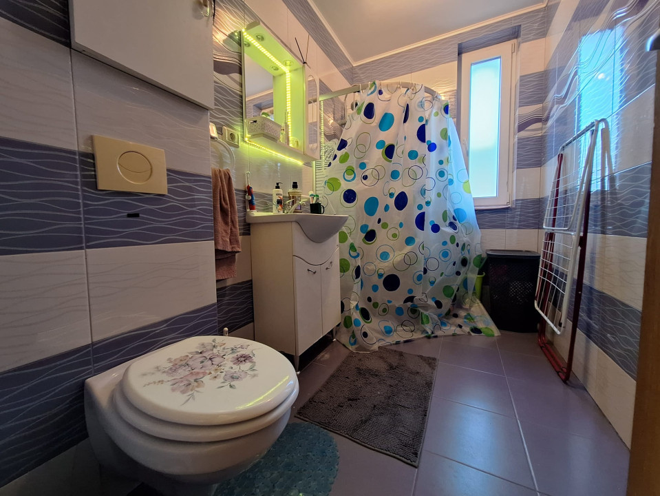 Apartament 3 camere, decomandat, 58 mp, etaj 3, cu pod de depozitare, Girocului