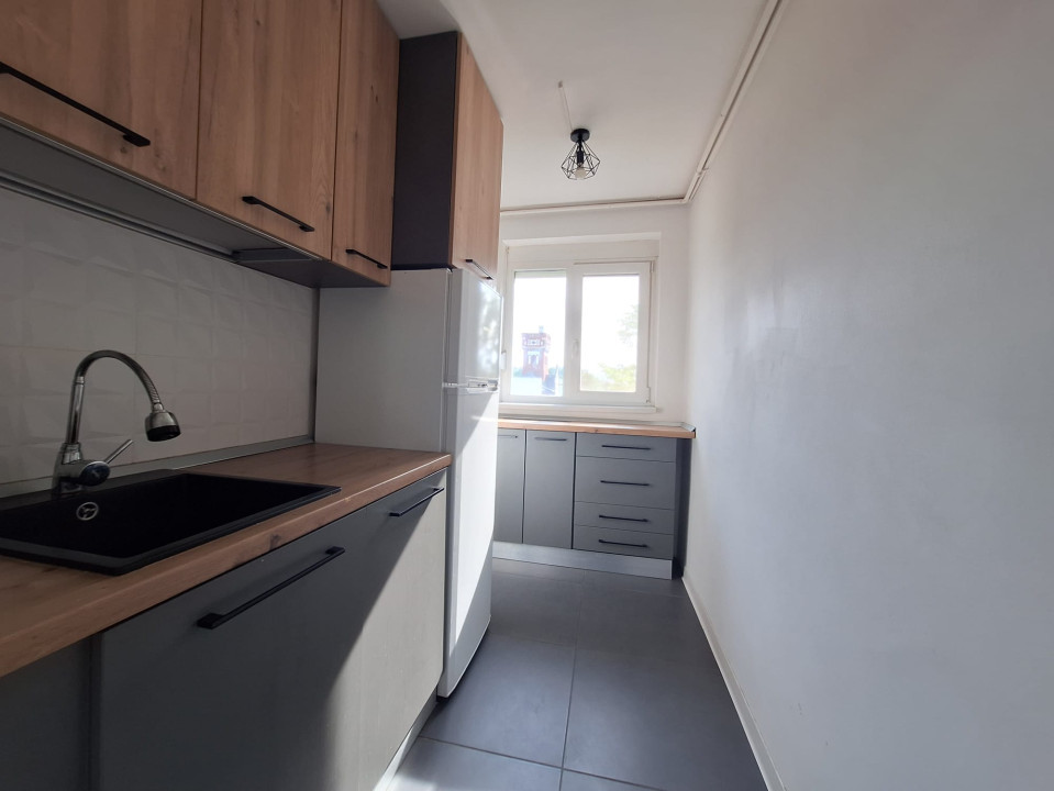 Apartament 2 camere, semidecomandat, 52 mp, zona Complexul Studentesc