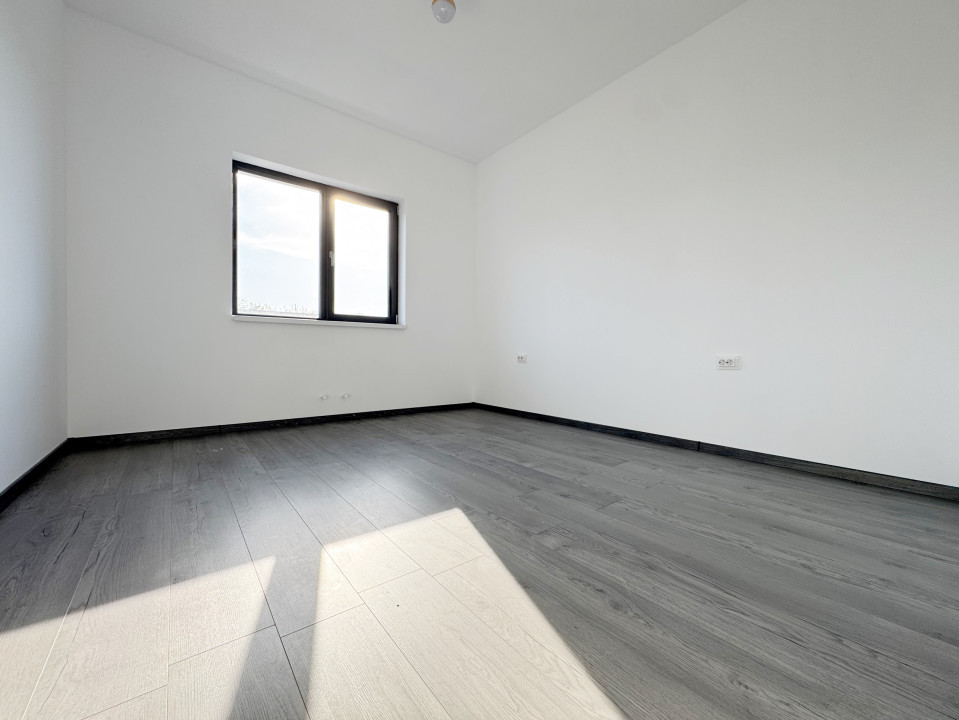 Casa cu 4 camere, 72mp utili, 250mp teren, toate utilitatile