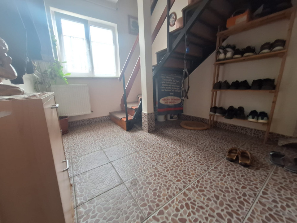 Apartament spatios cu 2 camere, decomandat, 68 mp, zona Girocului