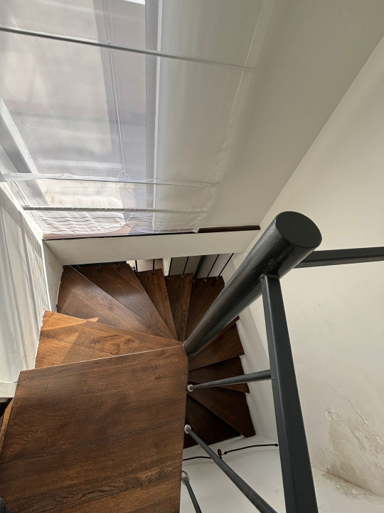 Apartament modern cu 3 camere, amplasat pe 2 niveluri, Complexul Studentesc