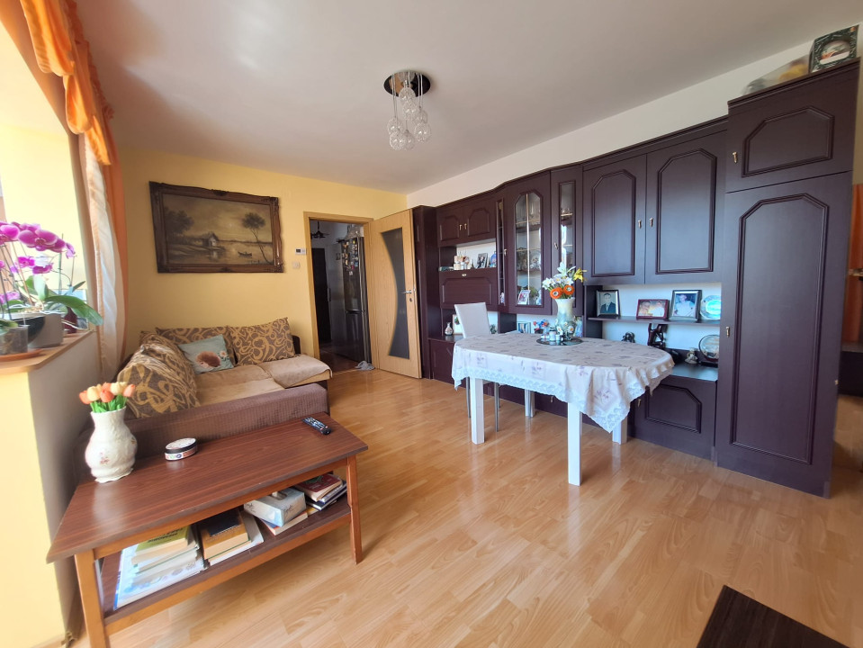 Apartament 2 camere, semidecomandat, 52mp, zona Girocului