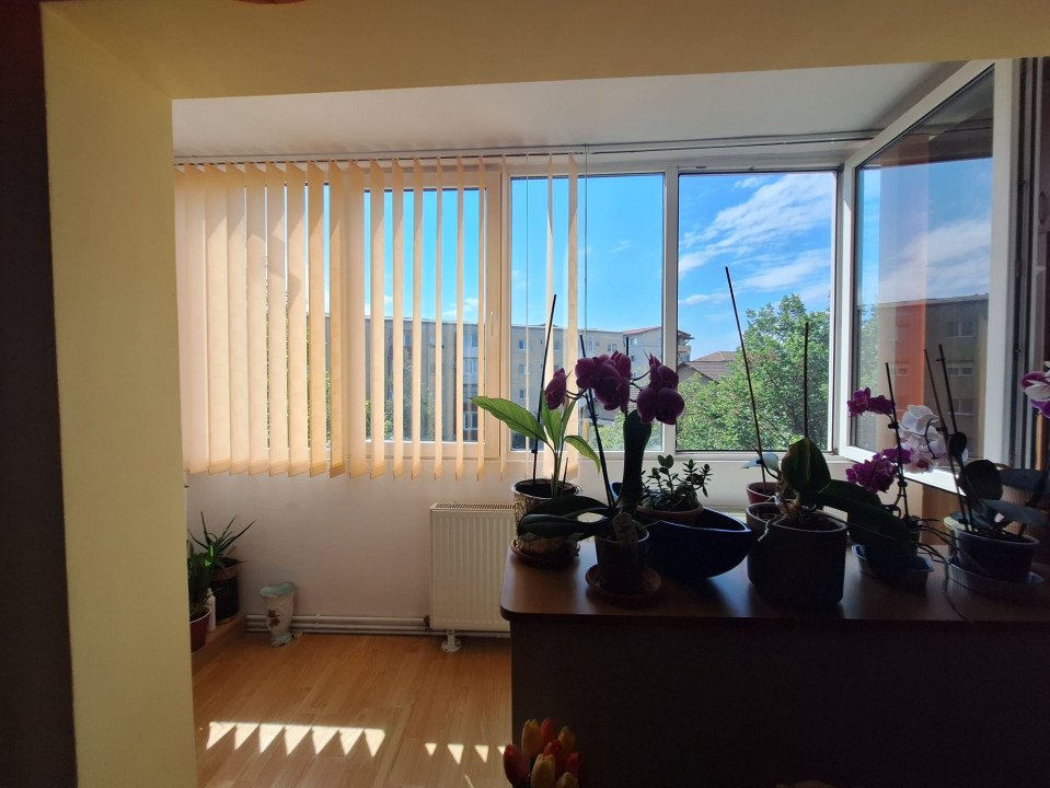 Apartament 2 camere, semidecomandat, 52mp, zona Girocului