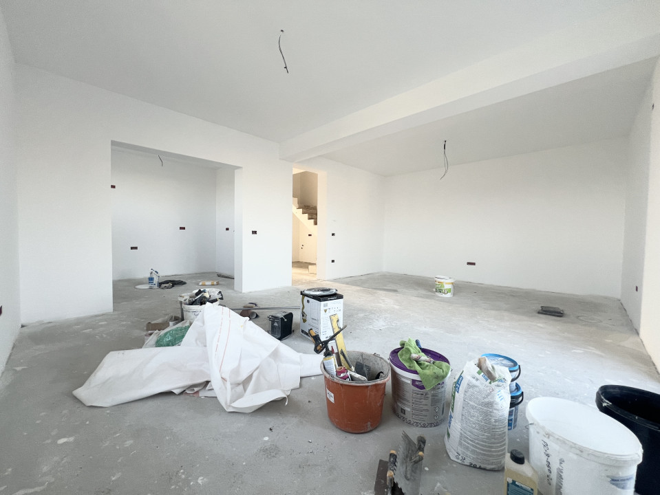 Duplex, 130mp utili, 250mp teren, 4 Camere, Constructie Noua -  Giarmata