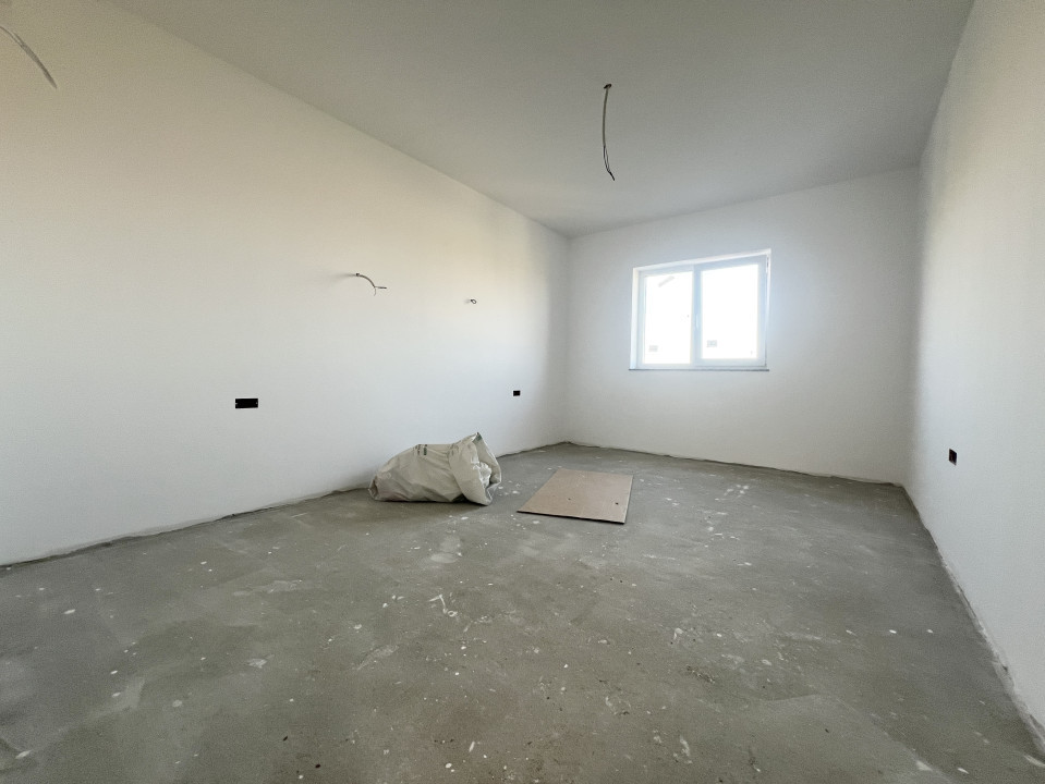 Duplex, 130mp utili, 250mp teren, 4 Camere, Constructie Noua -  Giarmata