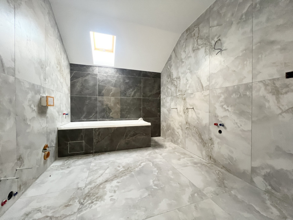 Duplex, 130mp utili, 250mp teren, 4 Camere, Constructie Noua -  Giarmata