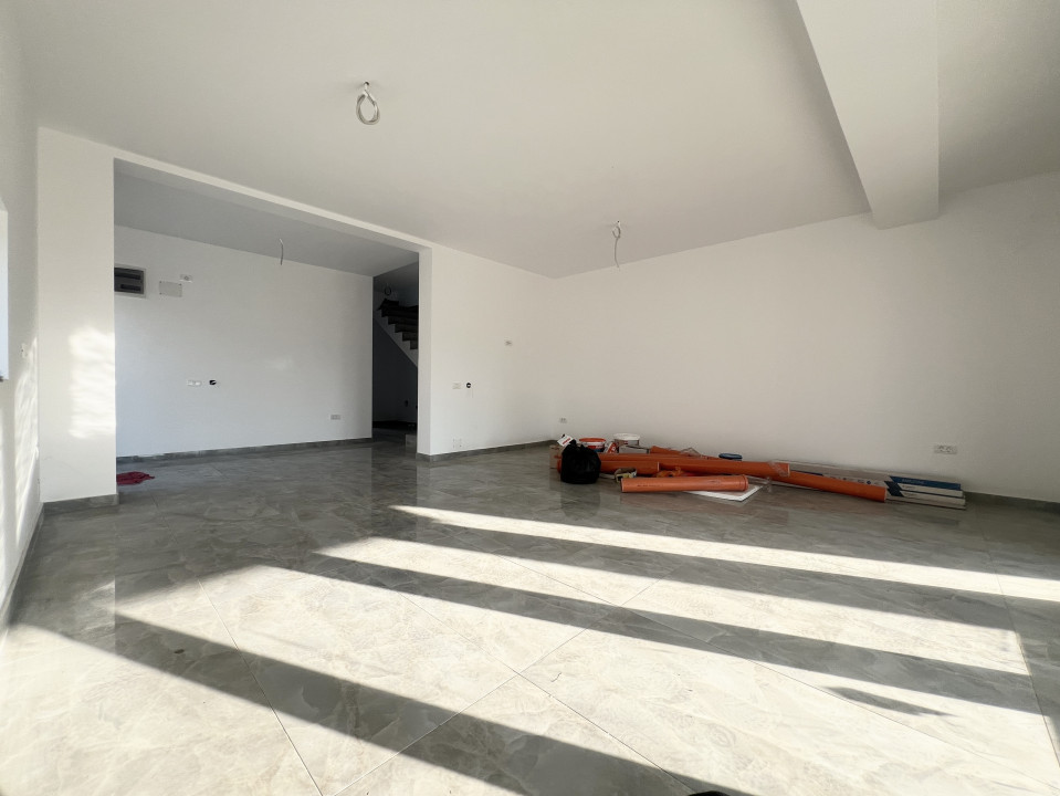 Duplex 5 camere, 107mp, 302mp teren, constructie noua -  Giarmata