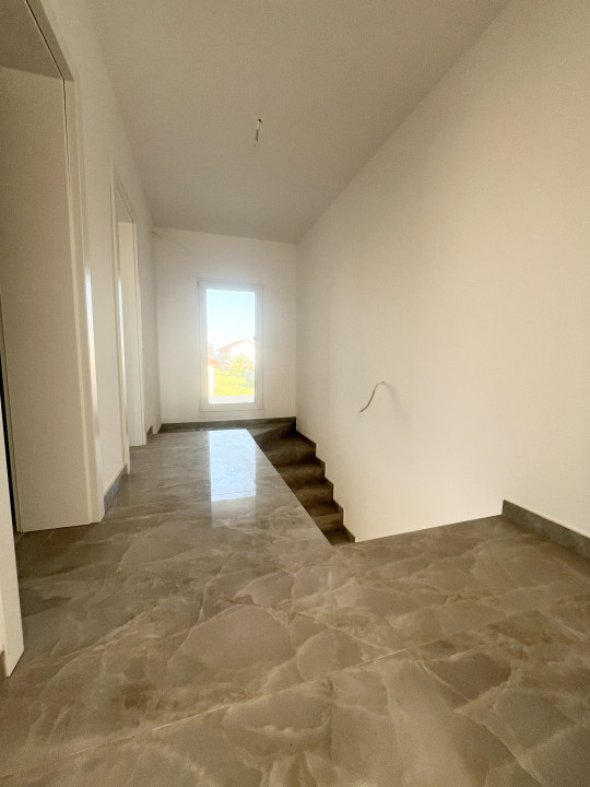 Duplex 5 camere, 107mp, 302mp teren, constructie noua -  Giarmata