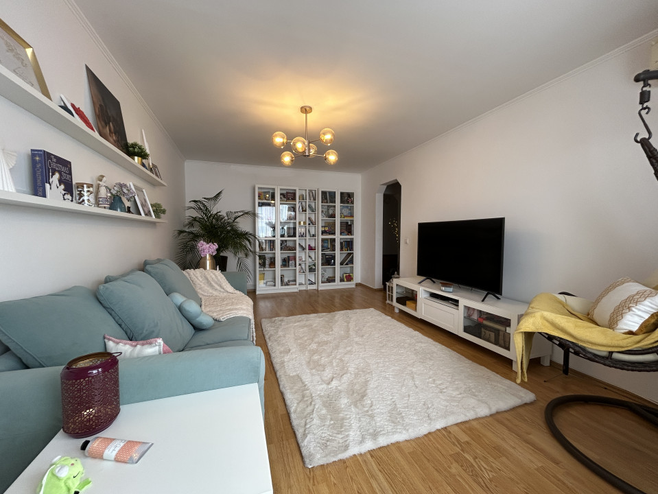 Apartament 4 camere, 90mp utili, 2 balcoane, etaj 3/4, zona Soarelui