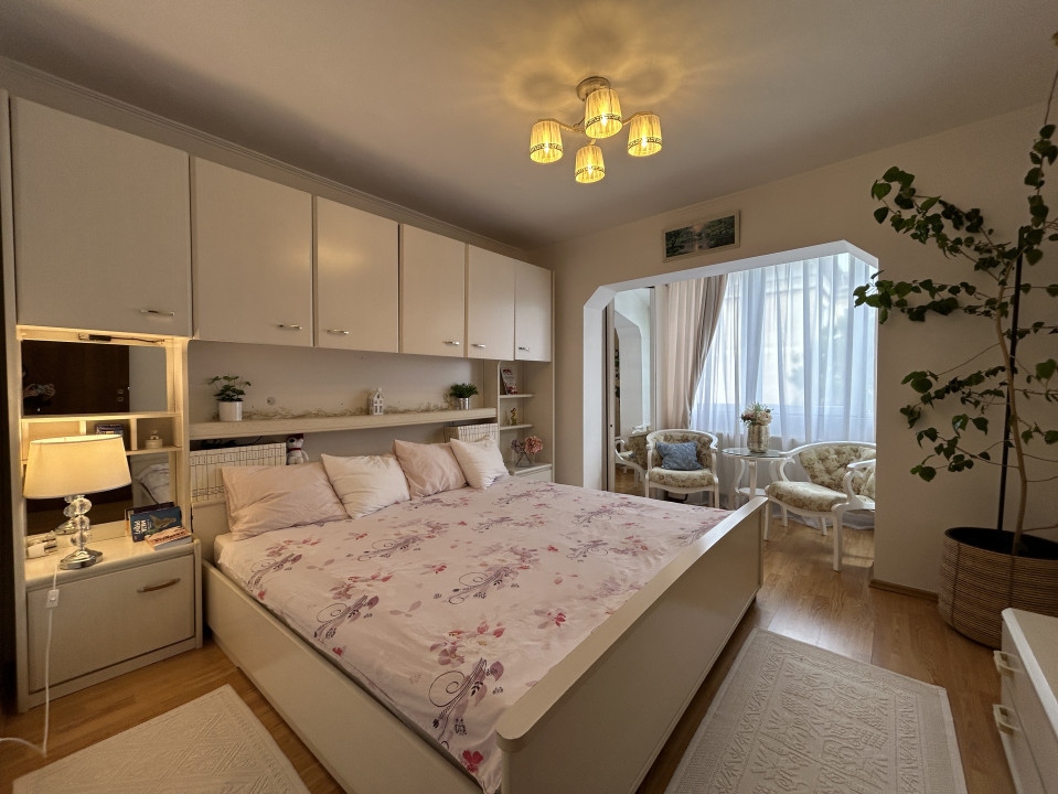 Apartament 4 camere, 90mp utili, 2 balcoane, etaj 3/4, zona Soarelui