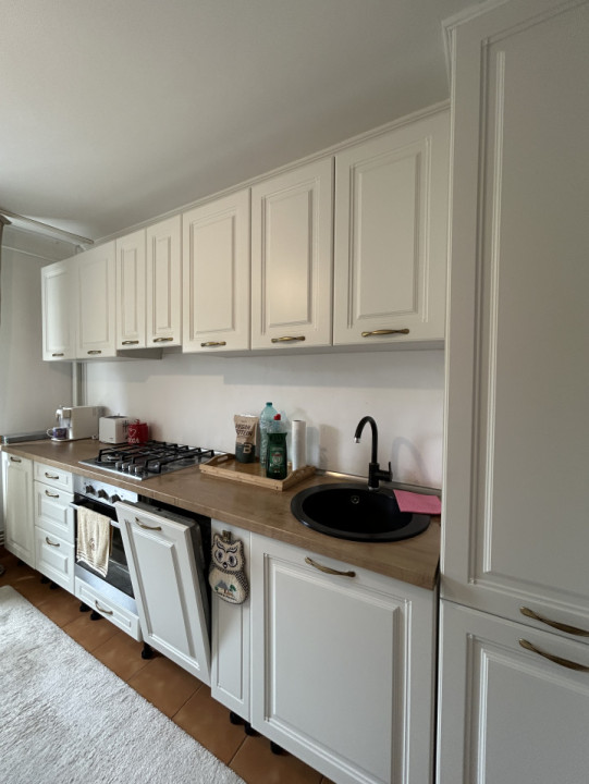 Apartament 4 camere, 90mp utili, 2 balcoane, etaj 3/4, zona Soarelui