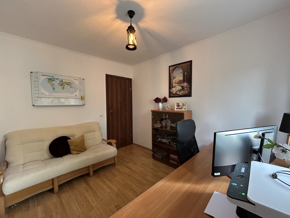 Apartament 4 camere, 90mp utili, 2 balcoane, etaj 3/4, zona Soarelui