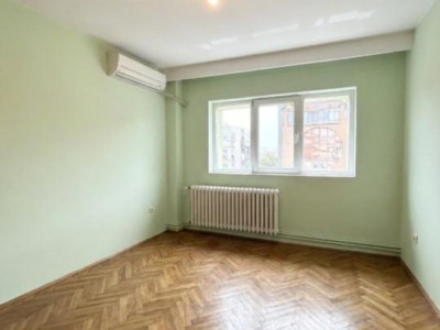 Apartament 3 camere, 80mp utili, 2 balcoane, lift -Simion Barnutiu