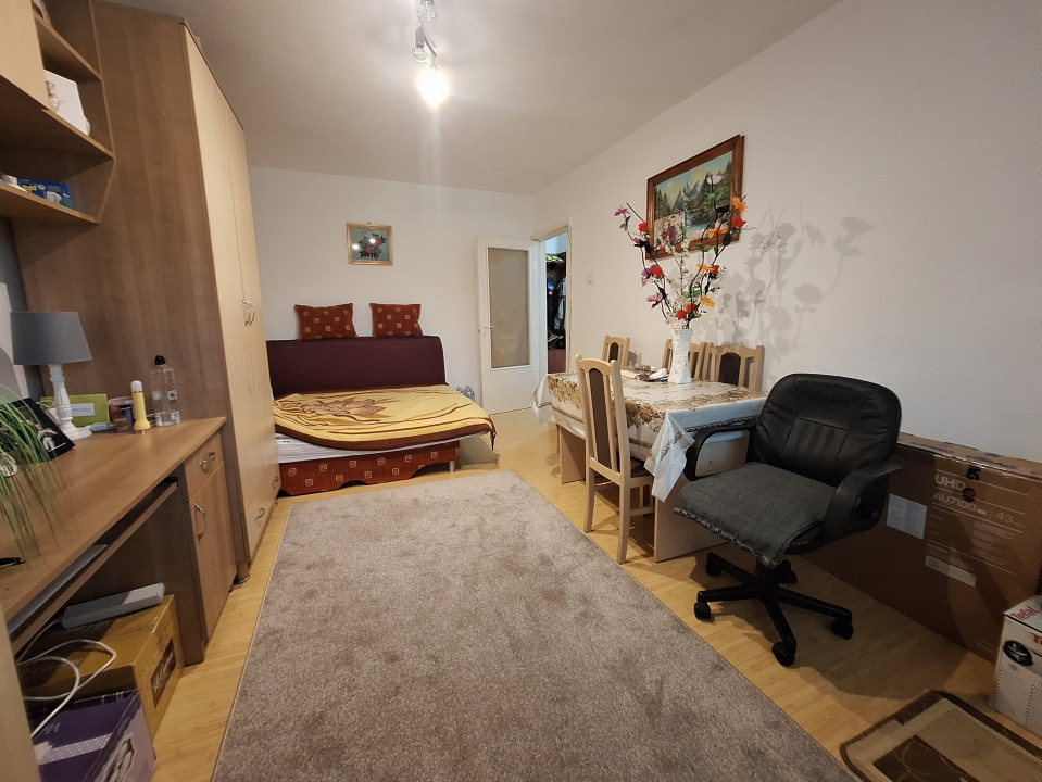 Apartament 3 camere, decomandat, 54 mp, pozitionat excelent în zona Girocului