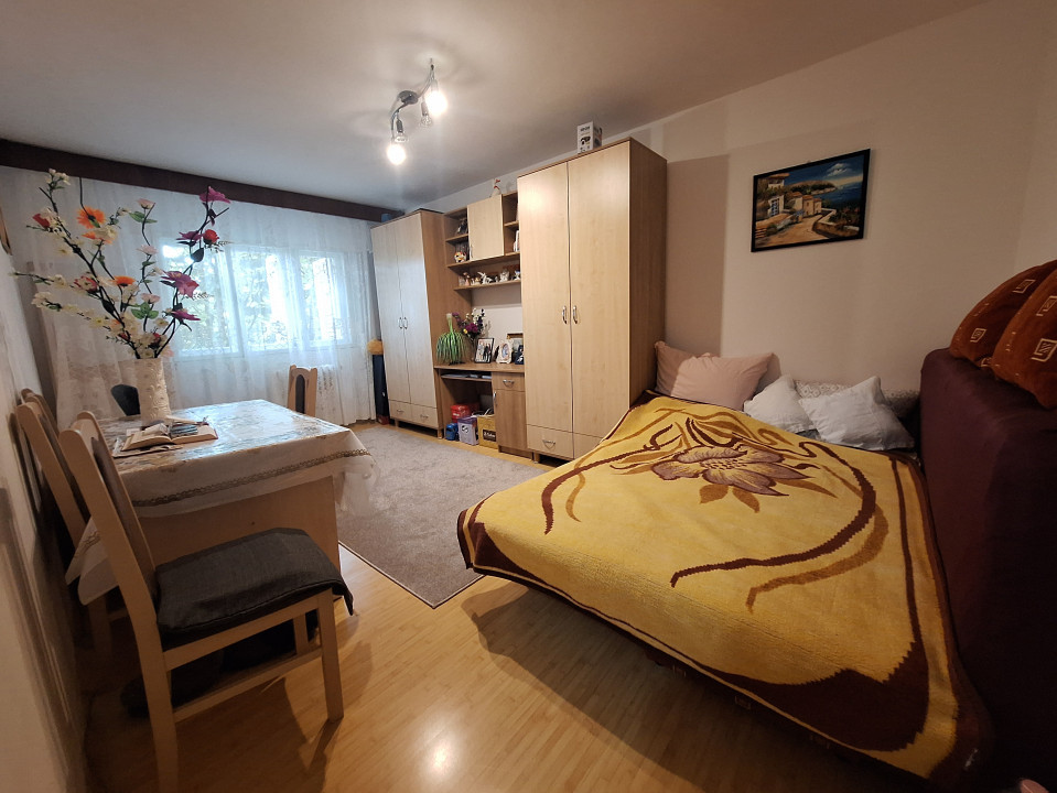Apartament 3 camere, decomandat, 54 mp, pozitionat excelent în zona Girocului