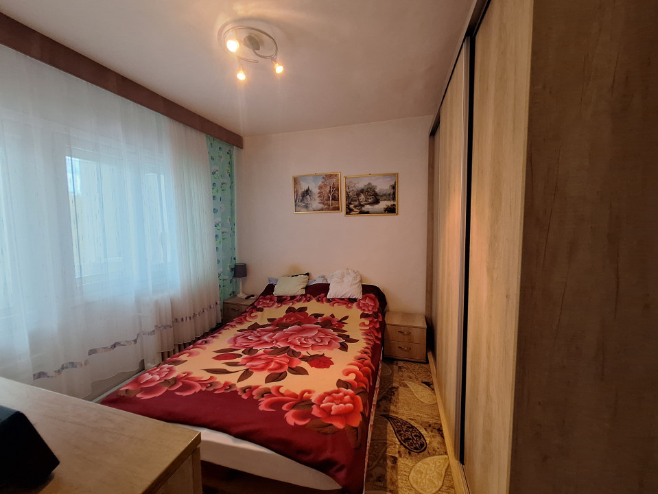 Apartament 3 camere, decomandat, 54 mp, pozitionat excelent în zona Girocului