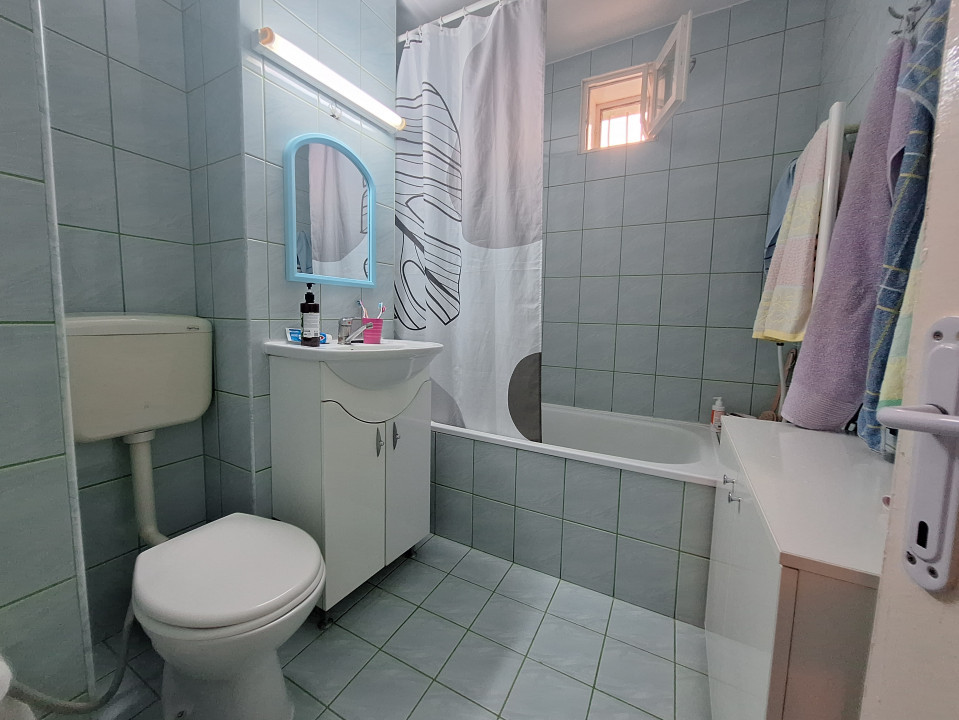 Apartament 3 camere, decomandat, 54 mp, pozitionat excelent în zona Girocului