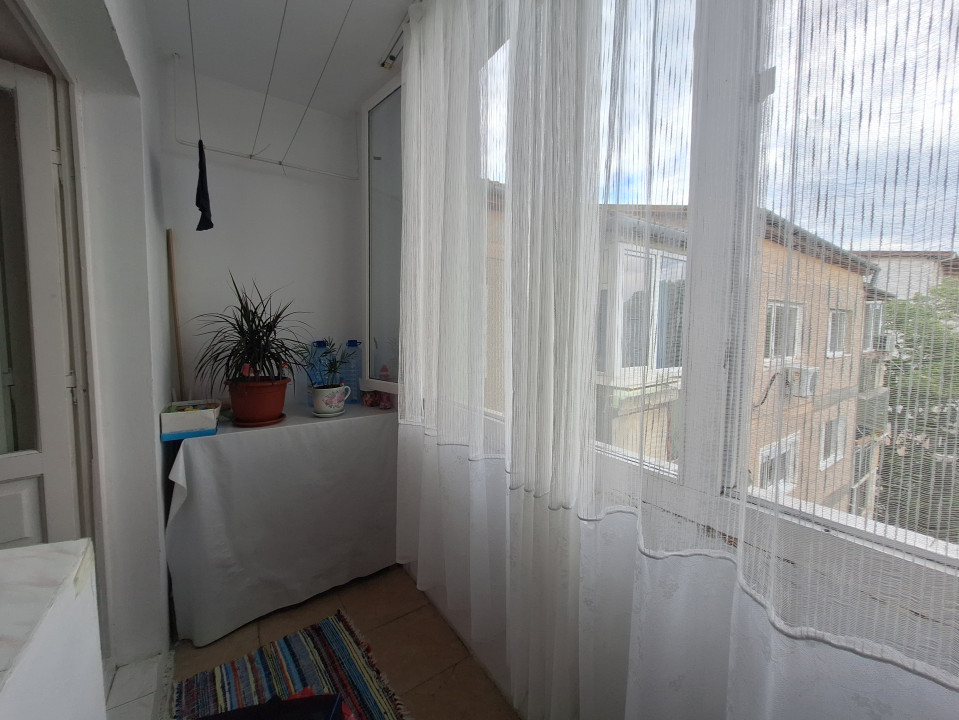 Apartament 3 camere, decomandat, 54 mp, pozitionat excelent în zona Girocului