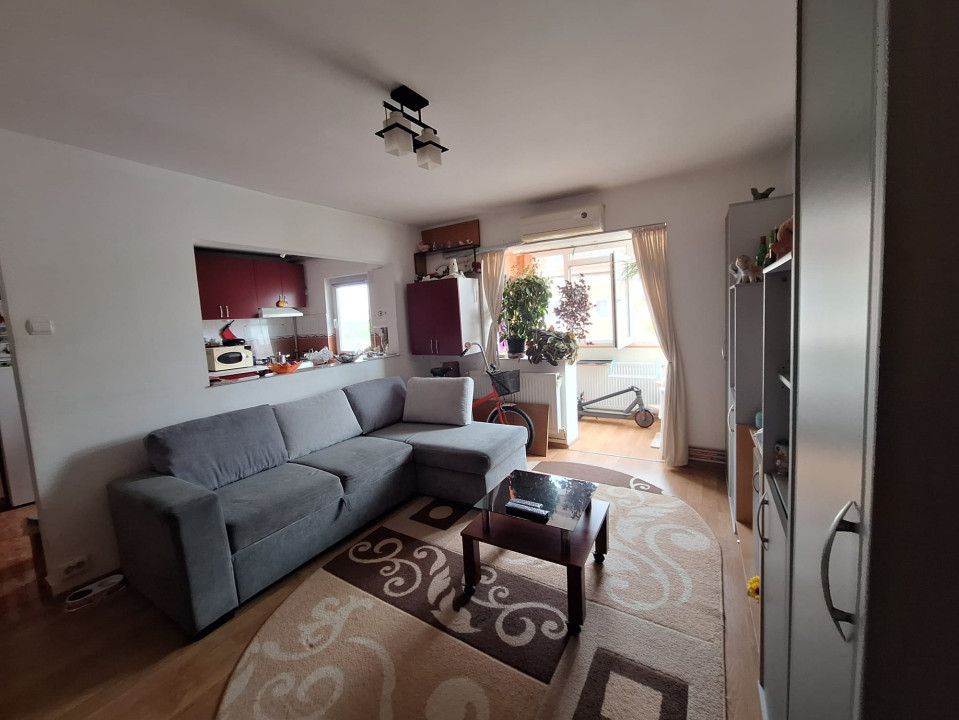 Apartament 2 camere, semidecomandat, 49 mp, zona Buziasului