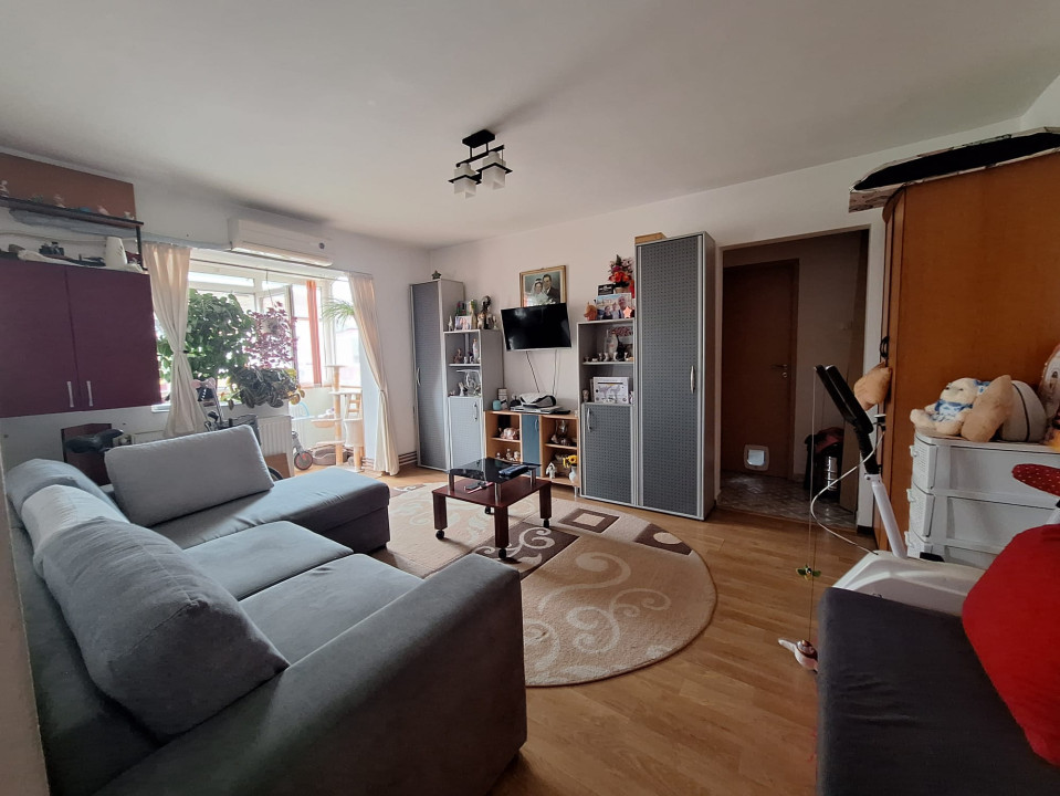 Apartament 2 camere, semidecomandat, 49 mp, zona Buziasului