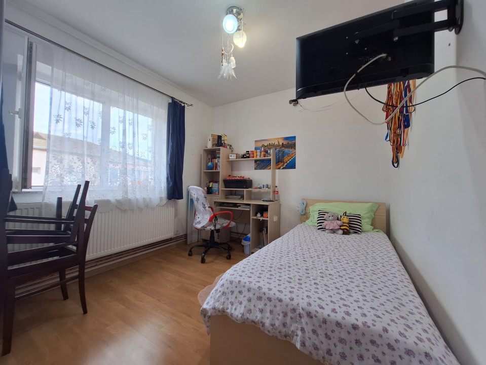 Apartament 2 camere, semidecomandat, 49 mp, zona Buziasului