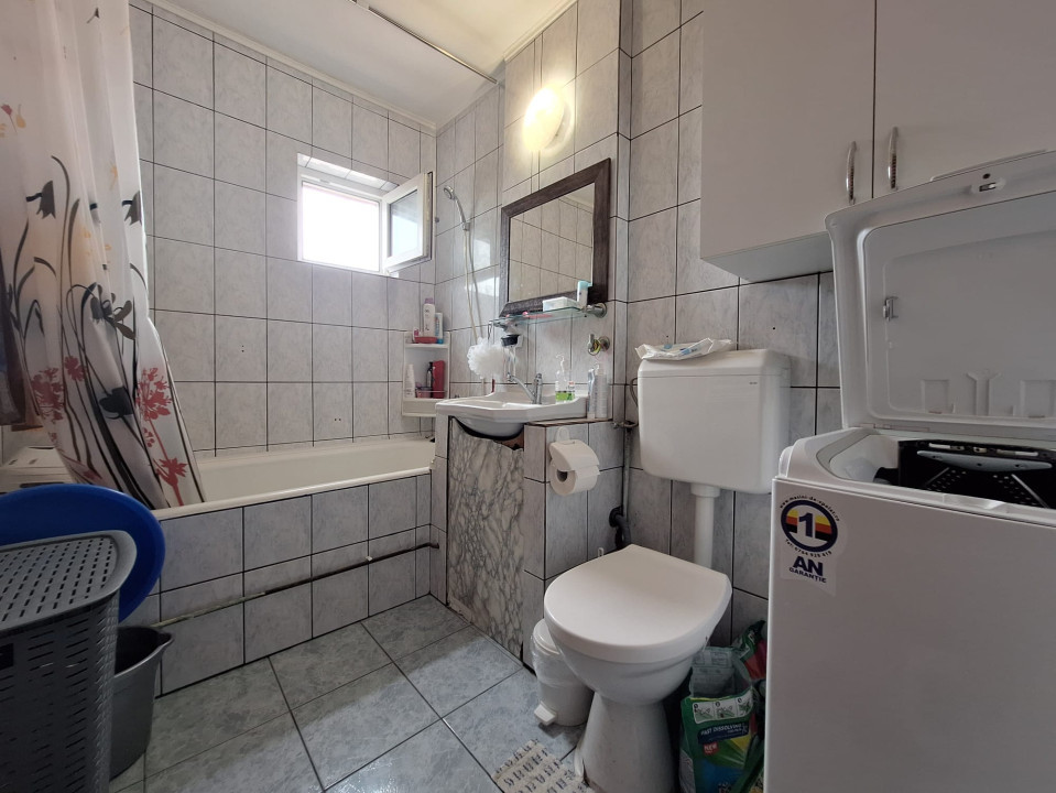 Apartament 2 camere, semidecomandat, 49 mp, zona Buziasului