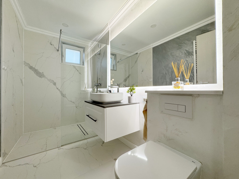Apartament 3 camere, 75mp utili + terasa 11 mp, 2 bai -Giroc 