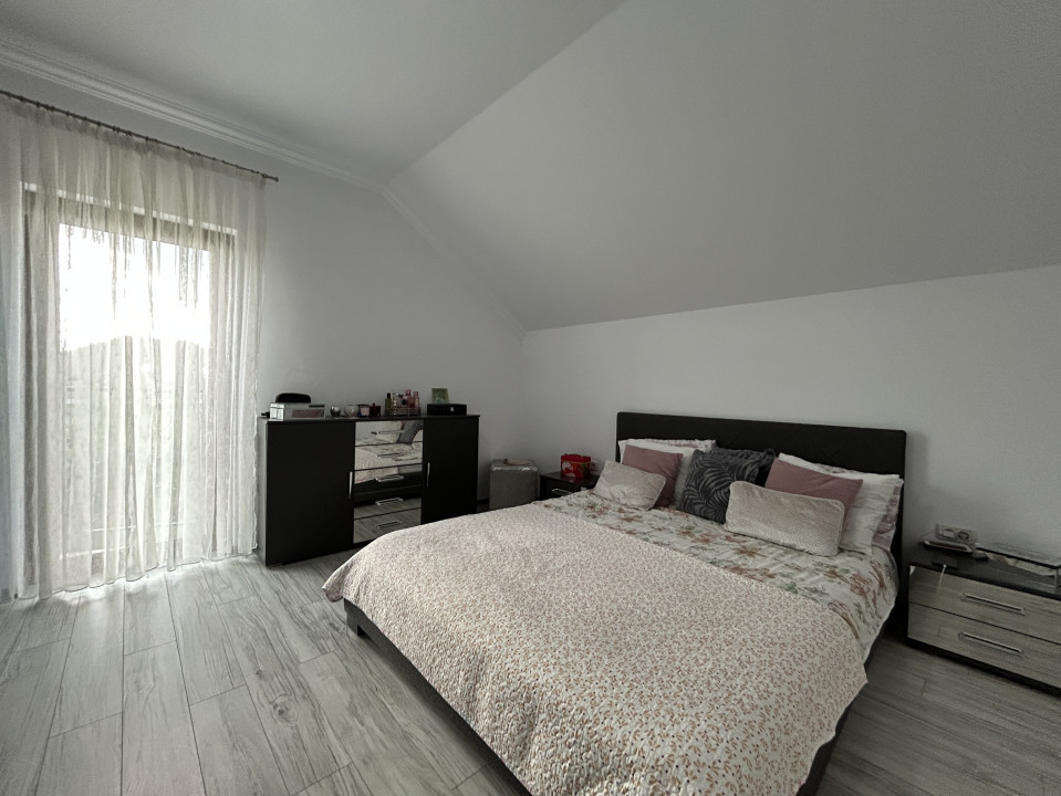 Duplex 4 camere, 113mp utili, 320mp teren, P+M, zona -Mosnita Noua