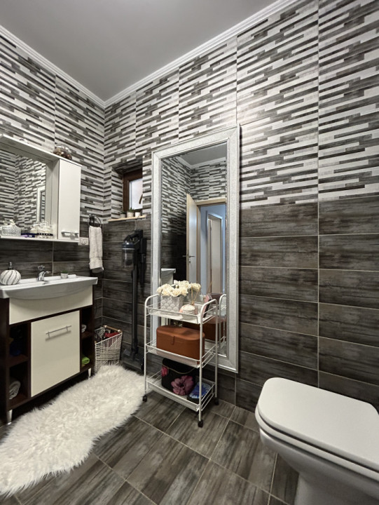 Duplex 4 camere, 113mp utili, 320mp teren, P+M, zona -Mosnita Noua