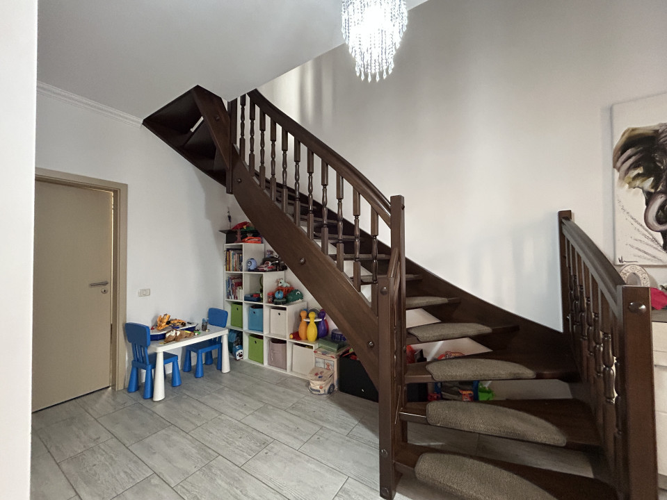 Duplex 4 camere, 113mp utili, 320mp teren, P+M, zona -Mosnita Noua
