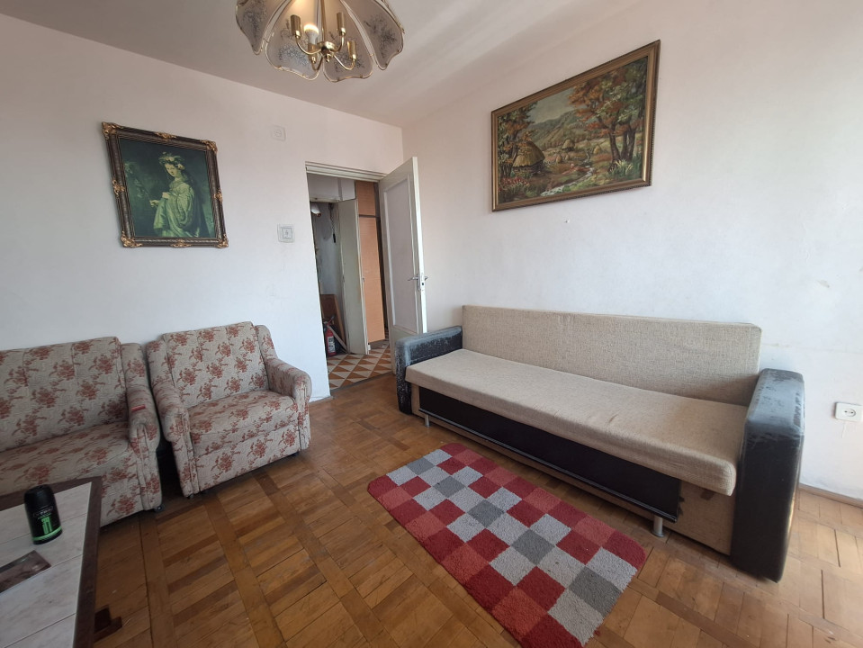 Apartament 2 camere, decomandat, 50mp, pozitie excelanta zona Spitalul Judetean