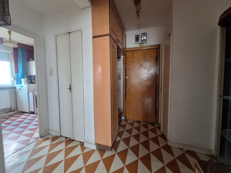 Apartament 2 camere, decomandat, 50mp, pozitie excelanta zona Spitalul Judetean