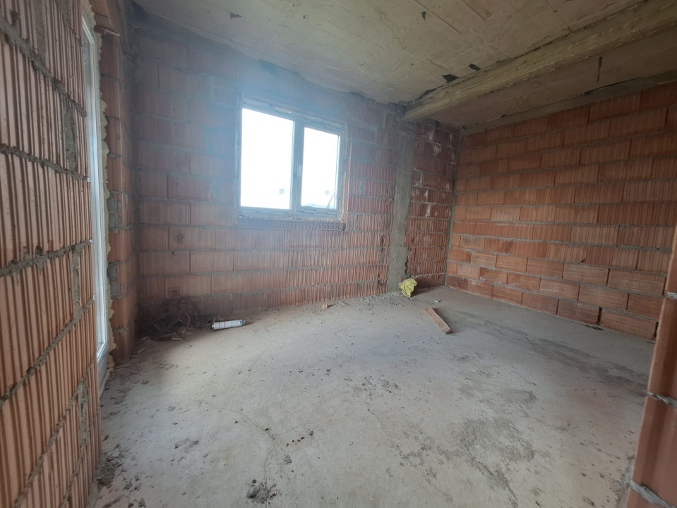 Duplex 5 camere, 128 mp utili, despartit prin camera tehnica, Calea Urseni