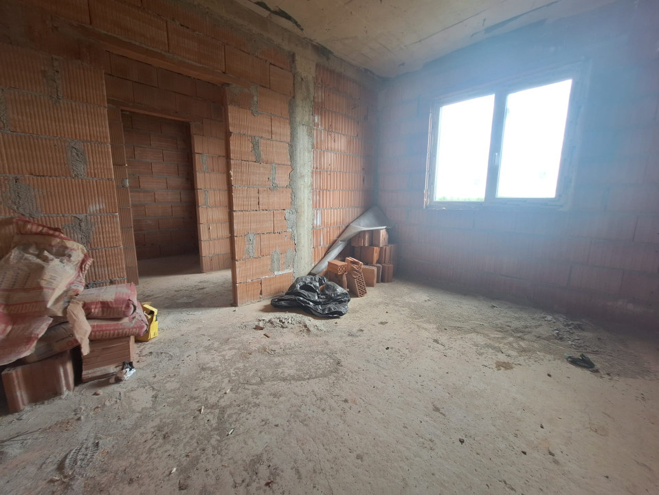 Duplex 5 camere, 128 mp utili, despartit prin camera tehnica, Calea Urseni
