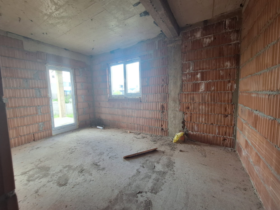 Duplex 5 camere, 128 mp utili, despartit prin camera tehnica, Calea Urseni