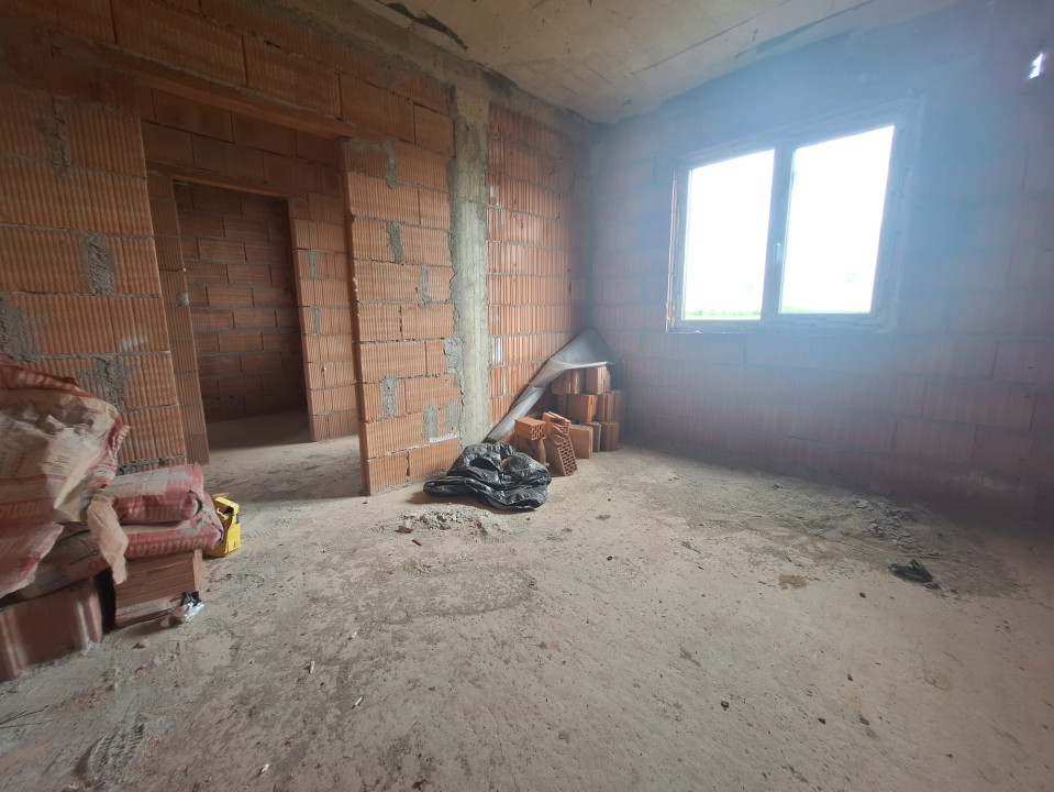 Duplex 5 camere, 128 mp utili, despartit prin camera tehnica, Calea Urseni