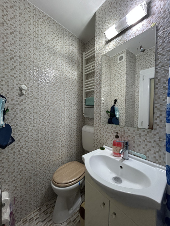 Apartament 3 camere, semidecomandat, etajul 3/4, zona P-ta Doina